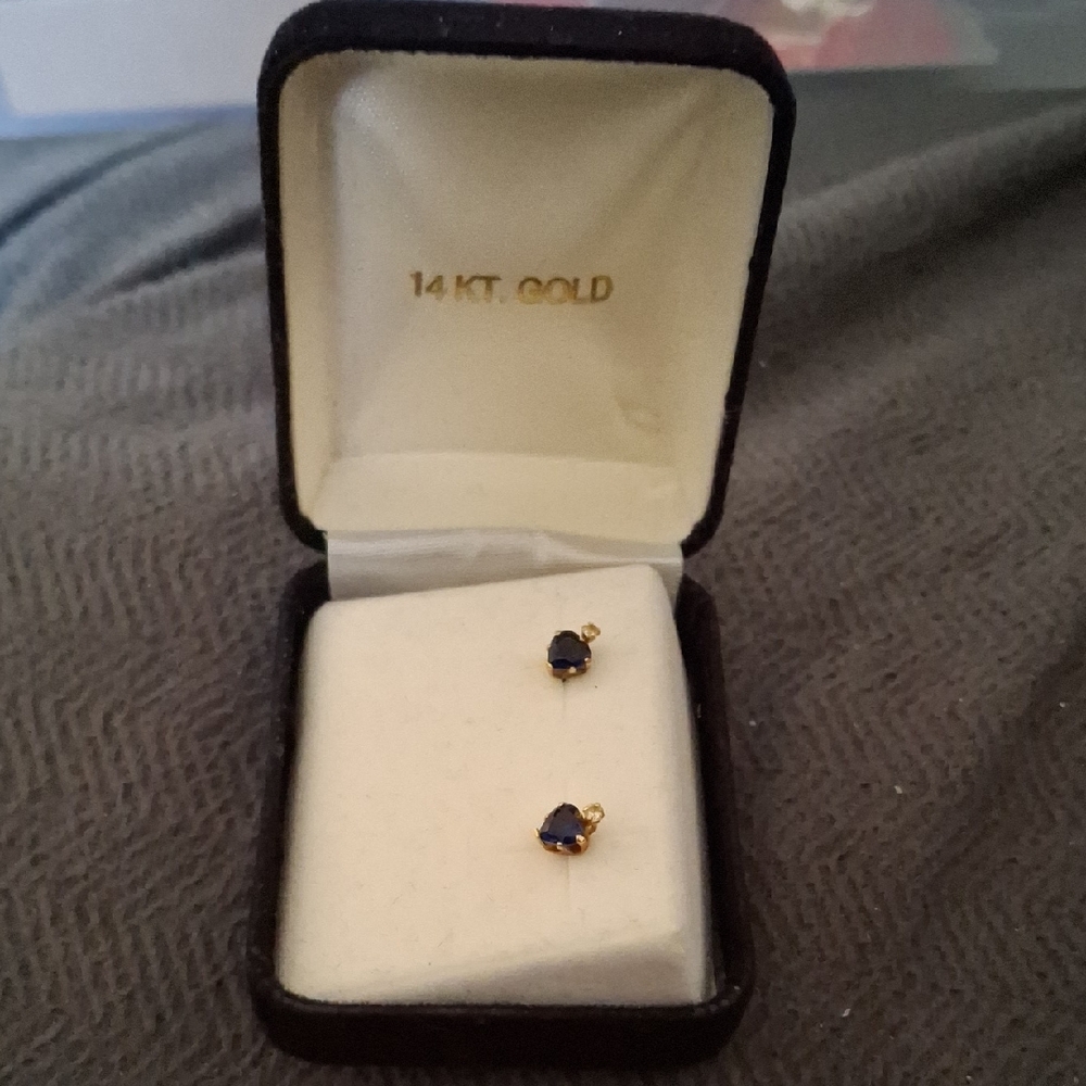 14K Gold Navy Blue Heart Stud Earrings